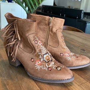 Faux Suede Embroidered Floral Fringe Cowboy Booties Size 11